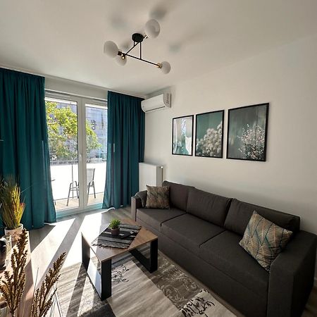 Skytravel 26 Apartament Pileckiego Nowy Dwor Mazowiecki Airport Modlin 24H Dış mekan fotoğraf