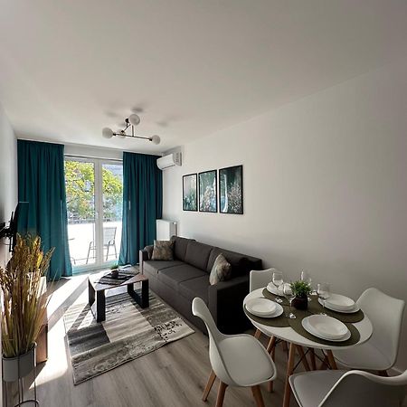 Skytravel 26 Apartament Pileckiego Nowy Dwor Mazowiecki Airport Modlin 24H Dış mekan fotoğraf