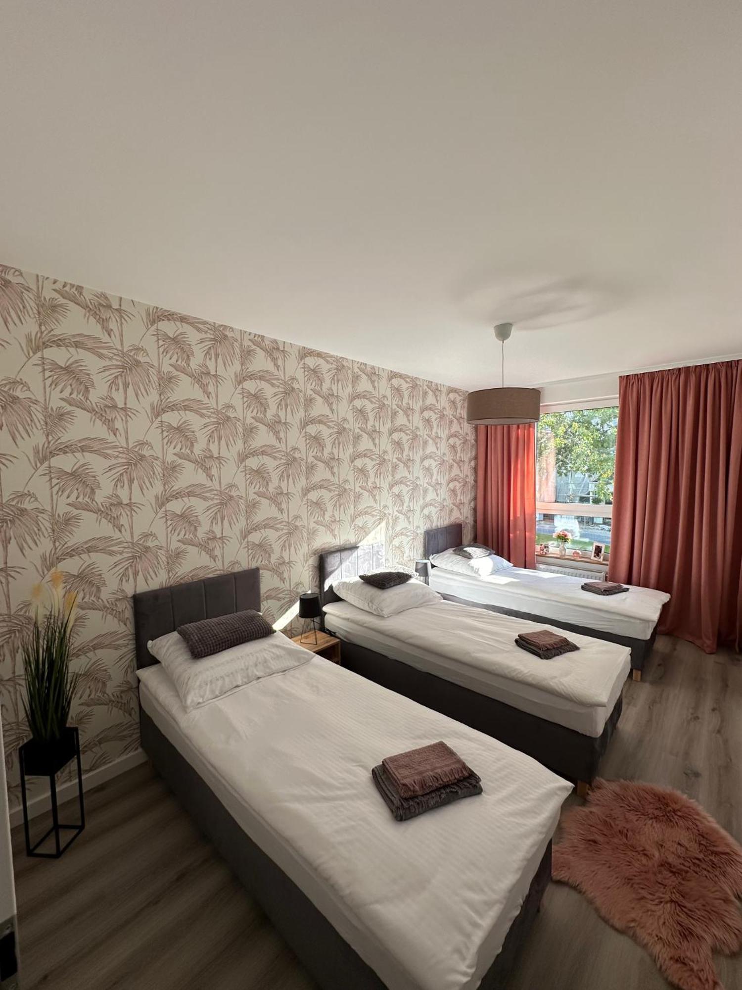 Skytravel 26 Apartament Pileckiego Nowy Dwor Mazowiecki Airport Modlin 24H Dış mekan fotoğraf