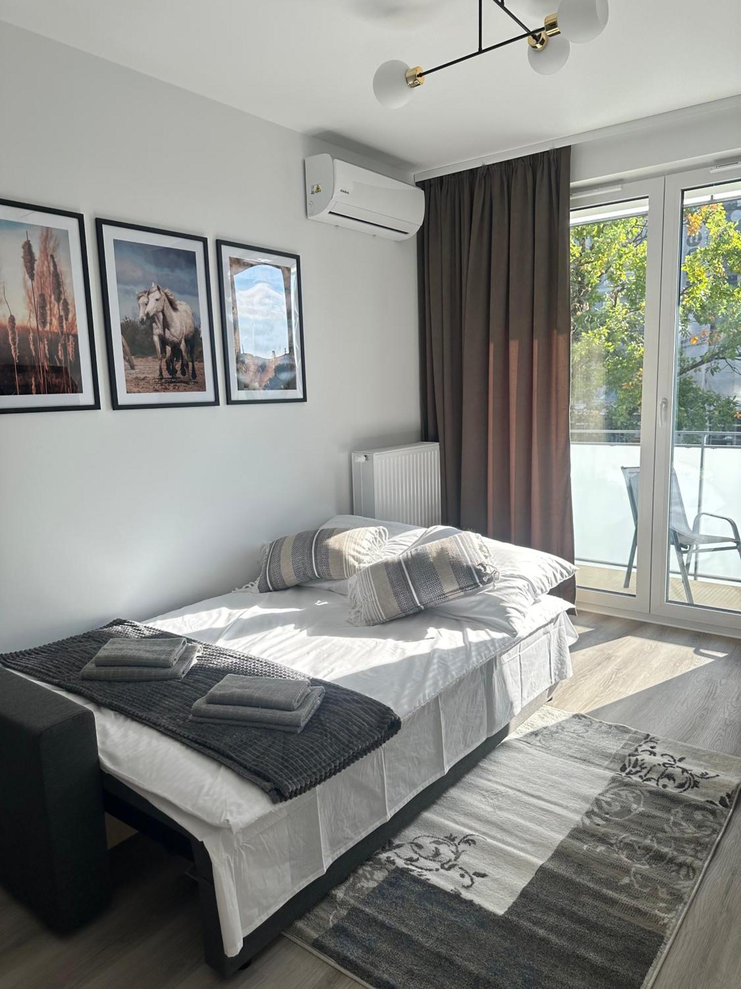 Skytravel 26 Apartament Pileckiego Nowy Dwor Mazowiecki Airport Modlin 24H Dış mekan fotoğraf